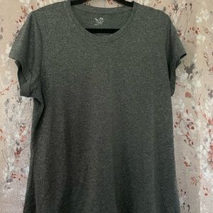 Loose fitting works out shirt, shirt sleeves!